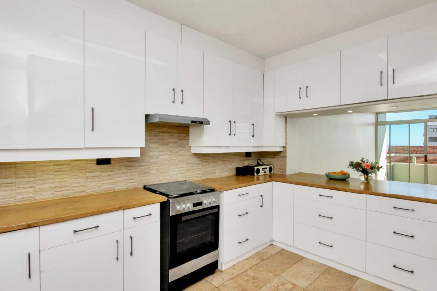 To Let 3 Bedroom Property for Rent in Sea Point Western Cape